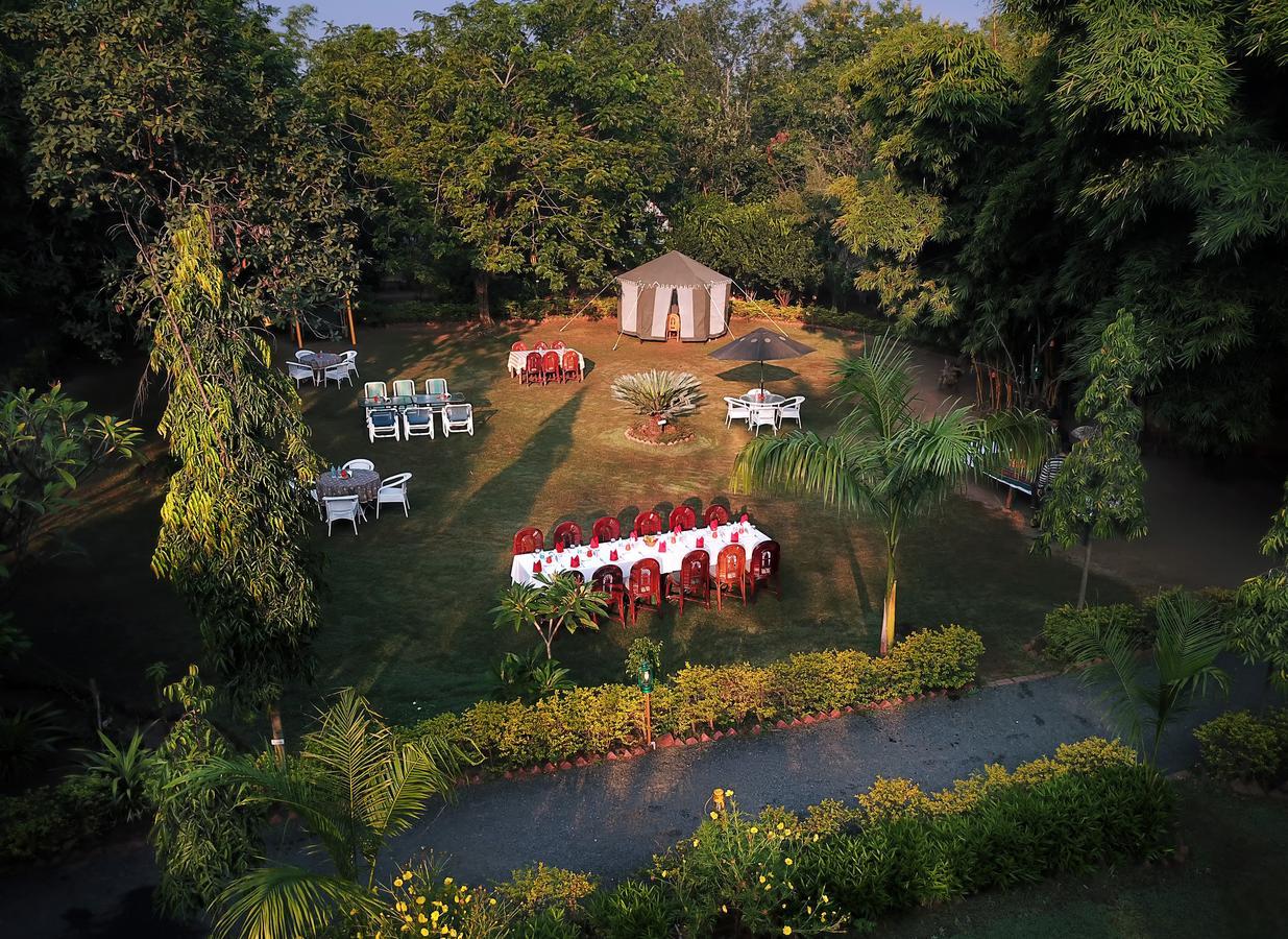 Pench Jungle Camp Hotel Khawasa Bagian luar foto