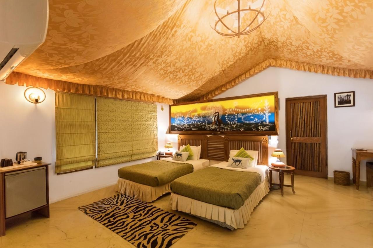 Pench Jungle Camp Hotel Khawasa Bagian luar foto